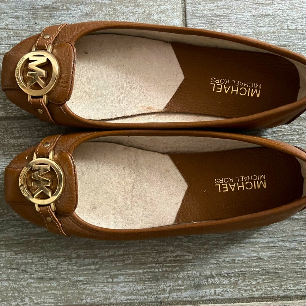 Michael Kors brown leather ballet flats. Size 8. Never worn outside.